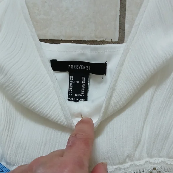 FOREVER 21 Womens Size XL White Lace Button-Down Midi Dress - Picture 6 of 6